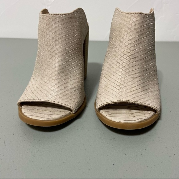 Express Factory Snake Print Lizard? Women's Peep toe Heel Size 7 - Picture 2 of 12
